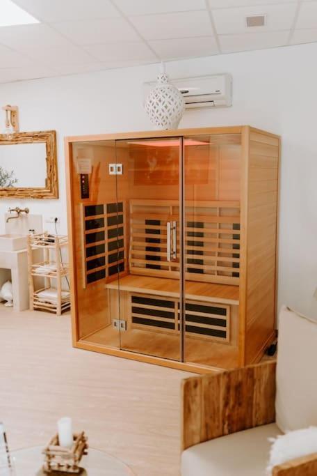 Suite De Charme Avec Jacuzzi Et Cabine Infrarouge Tubize Ngoại thất bức ảnh